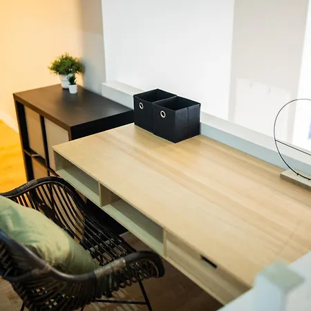Two-bedroom Bs-bsh Apartment