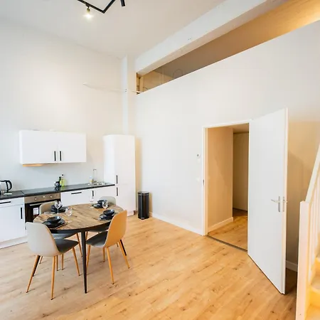 Two-bedroom Bs-bsh Apartment *
