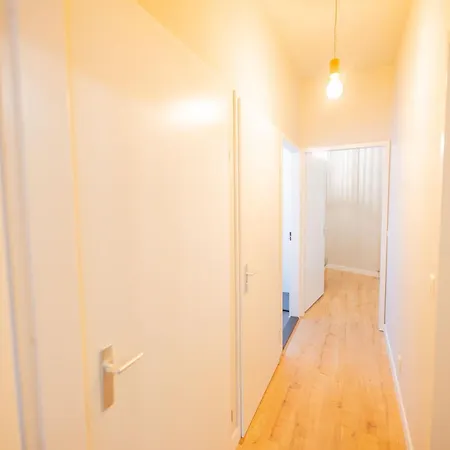 Two-bedroom Bs-bsh Apartment