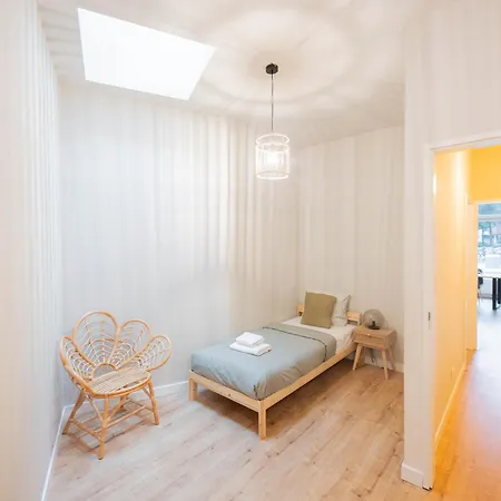 Two-bedroom Bs-bsh Apartment