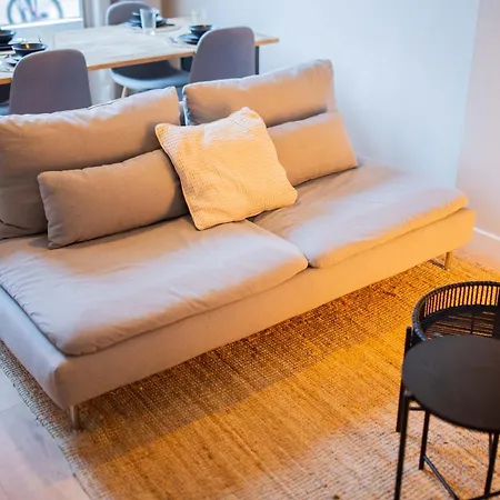 Two-bedroom Bs-bsh Apartment